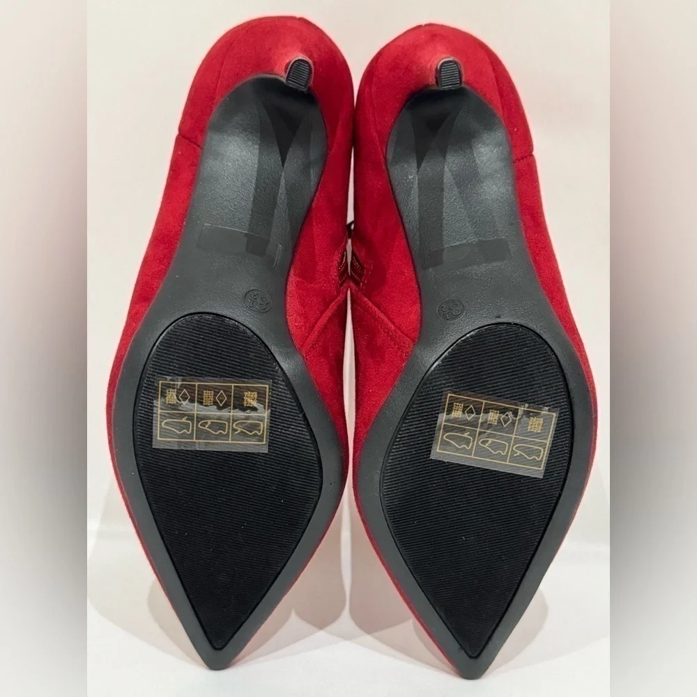 NEW Journee Collection Women’s Demmi Red Faux Suede Ankle Boots Size 8.5M